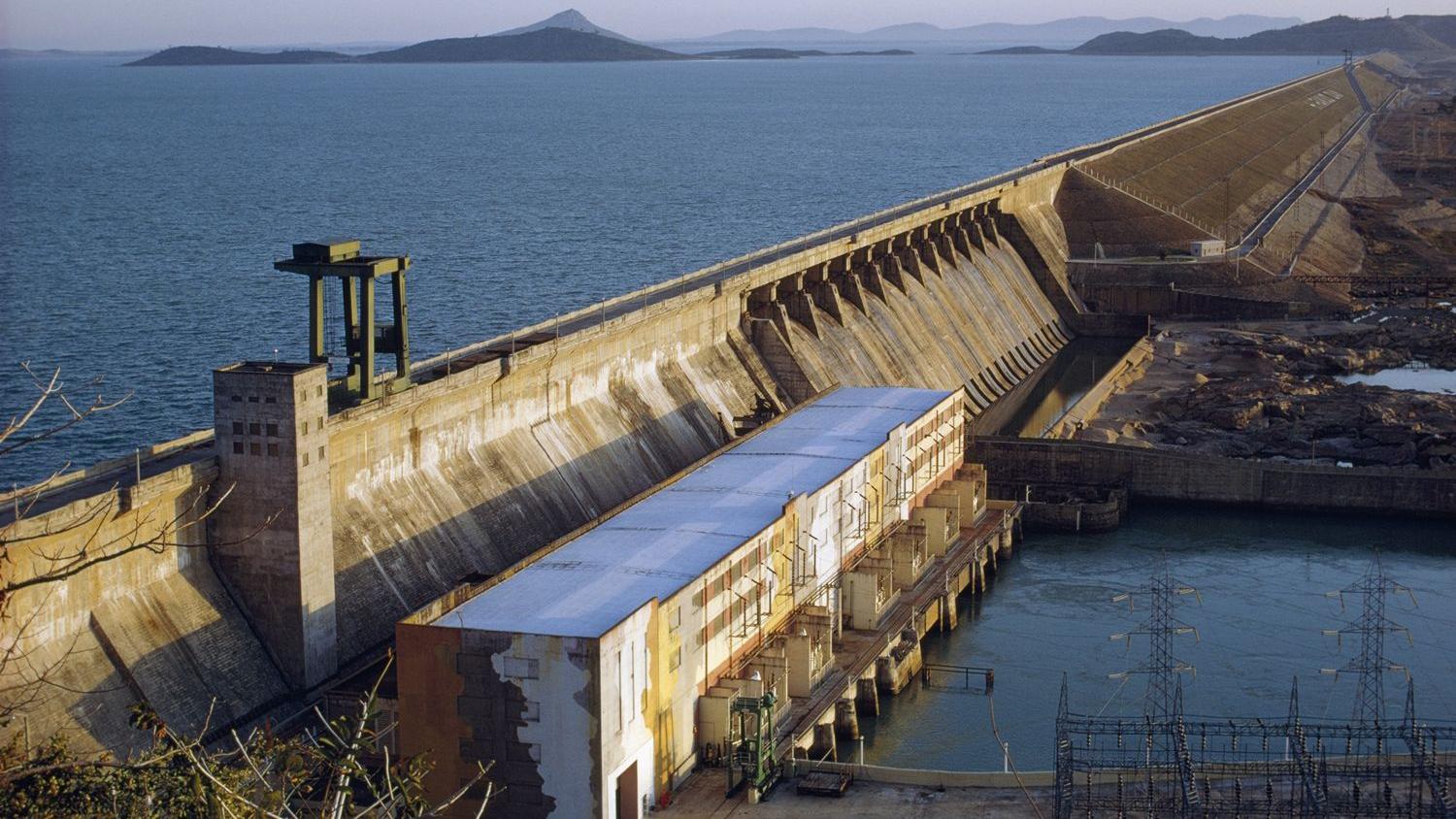 Construction-of-spillways-of-Hirakud-Dam-Odisha
