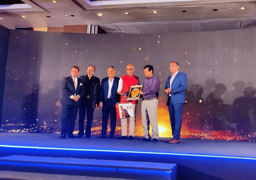 MMRDA Commissioner Conferred Vinayak Pai, MD - Tata Projects With Hall Of Fame Award For Industry Leader At The 12th Construction Week Awards