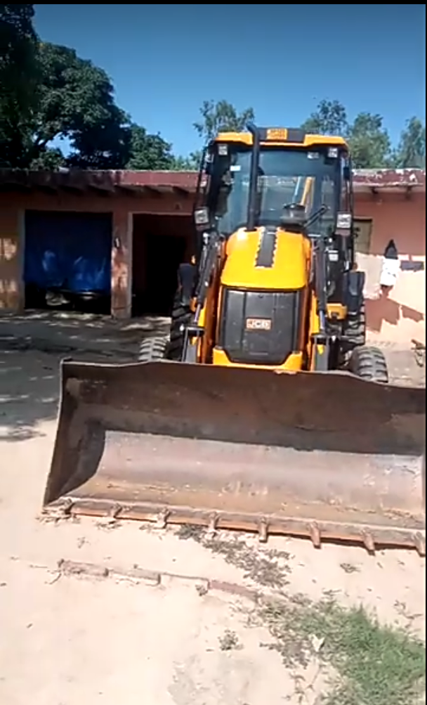 JCB. Ki jrurt hai to btao